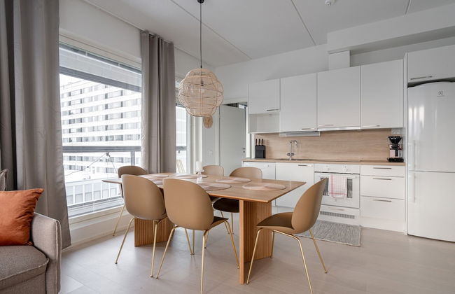 New 2BR Apt with Balcony, Sauna & Great Location - Foto 9