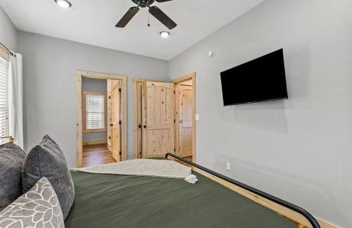 ATV Trailer Parking/NEW/5 min to Natural Bridge - Foto 5