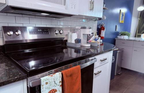 Cozy Panoramic Lake and Lift Bridge Views - Foto 28