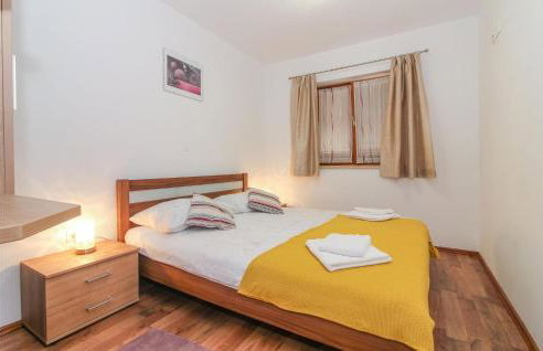 2 Bedroom Lovely Apartment In Gracisce - Foto 12