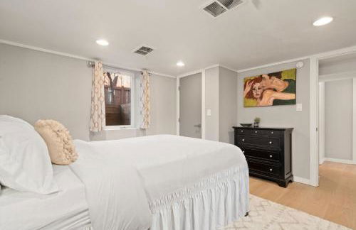 CSU Hideaway King Bd, Backyard Oasis, EV Charger - Foto 83