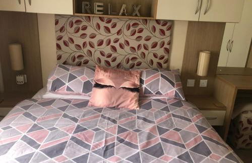 Seaside 2-Bed Caravan Retreat - Sleeps 6 & Parking - Foto 27