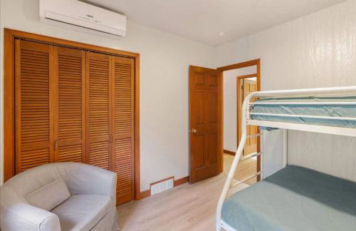 Poulsbo Waterfront Lodge with Game Room Library - Foto 39