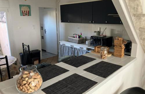 Jolie, cozy, confortable maison de ville au calme à 5min du centre de Verdun, parking devant la maison - Foto 9