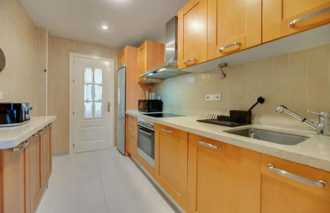 2 Bedrooms - Sleeps 4 - Garden and Pool With View - Photo 11