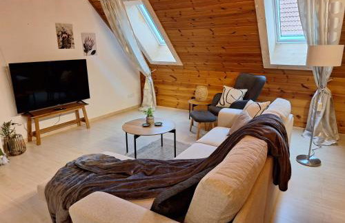 Gemütliches Ferienhaus in Schnaid mit zwei separaten und geräumigen Wohnungen - ausgestattet mit je einer großen Küche, zwei Schlafzimmern und einem Badezimmer - Foto 2