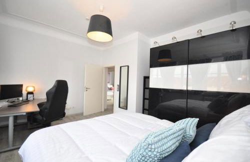 Zentral, am Park mit Parkplatz - Foto 24