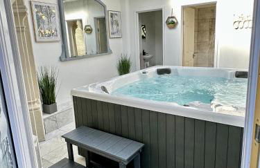 Historic Charm: *Perfect For Group Getaways* - Photo 43