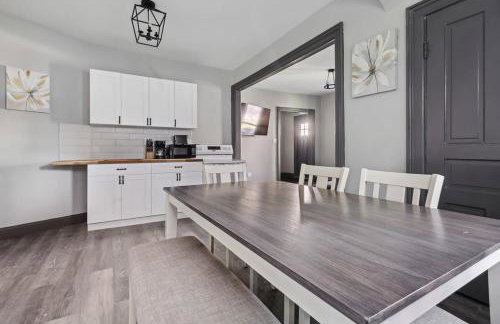 Quiet 3BR Vacation Spot-Minutes to Niagara Falls USA - Foto 6