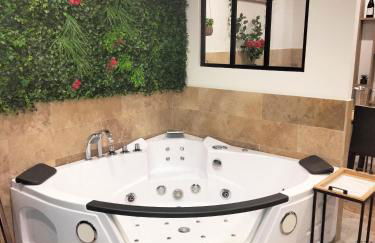 Maison Prestige Le Donjon des Plaisirs Jacuzzi - Foto 20