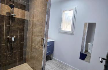 En Ardèche, maison de vacances l'Odyssée climatisée avec sa piscine privée et chauffée - Foto 23