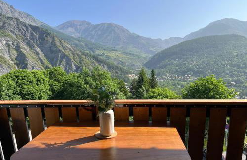 Duplex with panoramic view - Photo 1