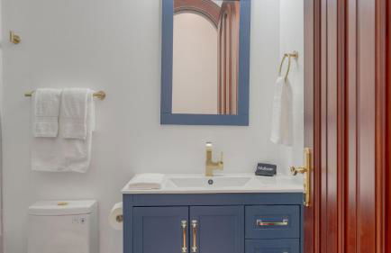 Bay Estate Luxe Waterfront Home w/ Private Pier, Main+guest House, Bay Views - Foto 78