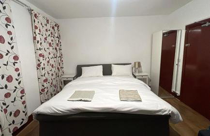 House - Sleeps 10 - Honor Oak Park Station 2 mins walk - Photo 1