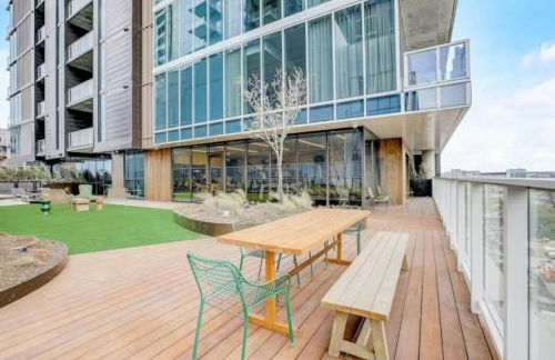 Brand New Rainey Street Condo with City and Lake View - Foto 15