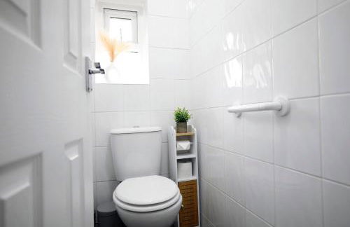 3 bedroom near airport Up to 40 percent off - Foto 37