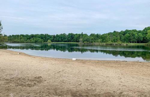 Cozy Poconos Retreat Hot tub, Game room and igloo - Foto 51