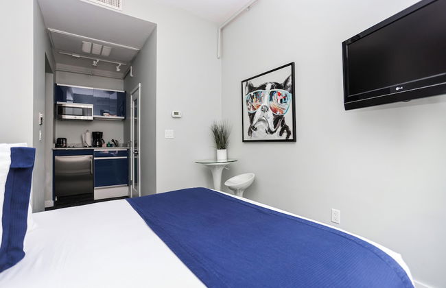 Maverick Suites at 245 Newbury St - Photo 29