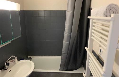 STUDIO SPACIEUX remis a neuf Sur Pistes - Foto 6