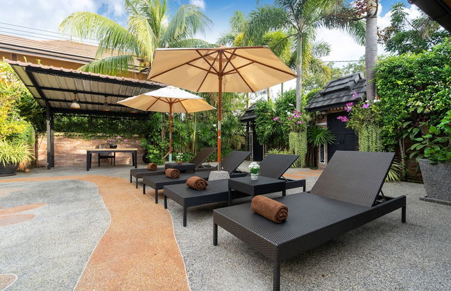 Bright Luxury Villa W Garden Pool & Sauna - Photo 33