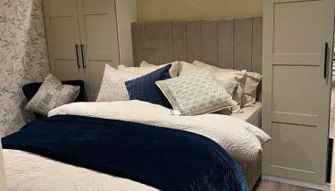 2 bedroom self catering detached outhouse with garden area - Foto 2