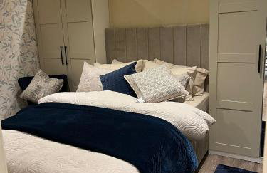 2 bedroom self catering detached outhouse with garden area - Photo 2