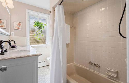 AC 6BR 2BA Quiet Retreat Central Location - Foto 51