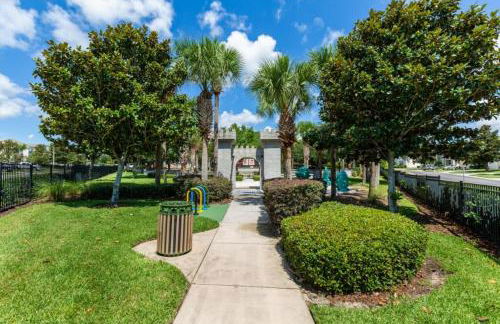 Fantastic Condo - 2 Miles from Disney Pool View Windsor Hills - Foto 87
