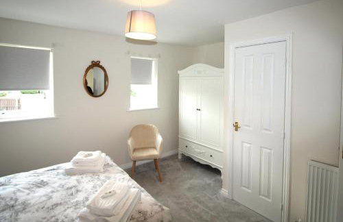 House - Sleeps 4 - Pets Ok - Parking - Foto 8