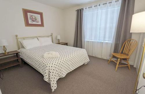 Cheerful 4Br Water View Lakehouse with Dock & More - Foto 33