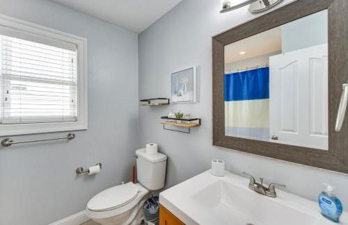 Walk to Public Beach Access Norfolk Family Home - Foto 19