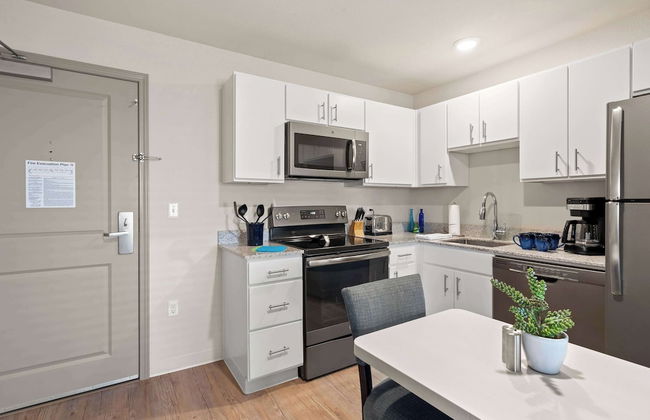 WaterWalk Extended Stay by Wyndham Kansas City - Overland Pk - Photo 45