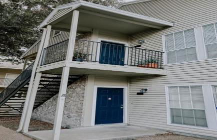 Charming Stay with Pool and Dedicated Workspace - Foto 17