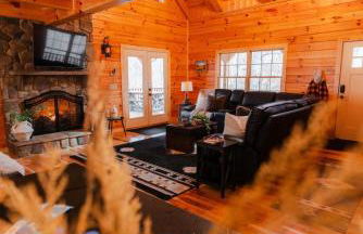 Sleeps 16 Luxury Cabin with Game Room & Hot Tub - Foto 8