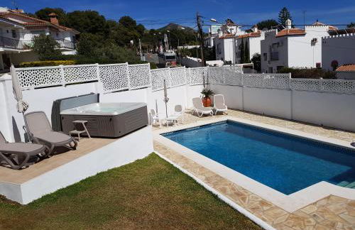 Villa - zeezicht, zwembad - Foto 1