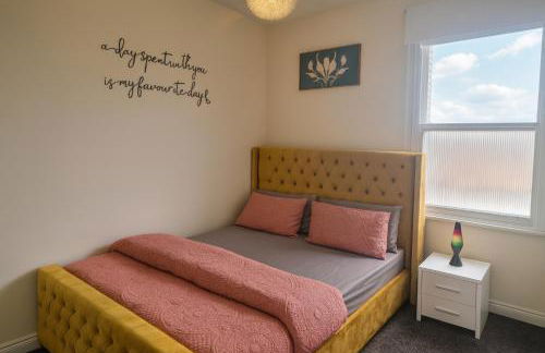 2 Bed - Sleeps 6 - Private Balcony - City Centre - Foto 4