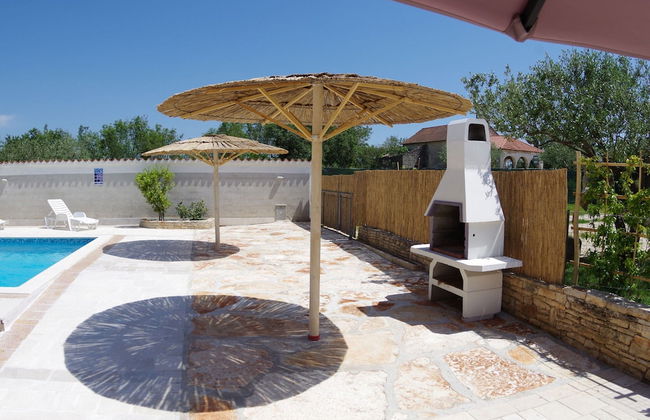 Detached House at Country Side, Fenced Private Garden Ideal for 2 Fam, Wifi - Photo 22