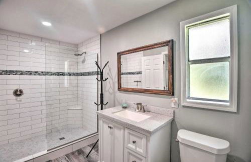 Dog-Friendly Home with Gas Grill - Walk to Rose Bay! - Photo 16