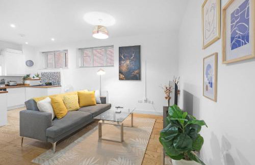 Eastons 1 Bedroom Apartment with Sofa Bed - Photo 6