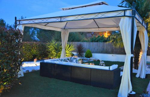 Villa Sitges La Calma 10 minutes drive Sitges 2 minutes walk Garraf Park AC - Photo 5