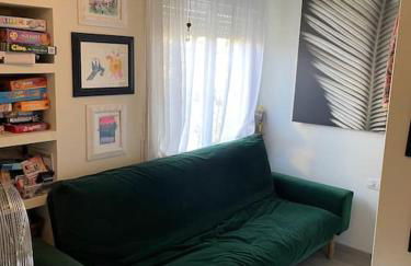 2 Story, 5 Bedroom, 3 Bath Flat, Steps from the Beach & Cliff Walk - Foto 12