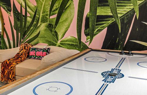 Disco Jungle with Fire Pit+Poolside TV+Yard Games - Photo 37