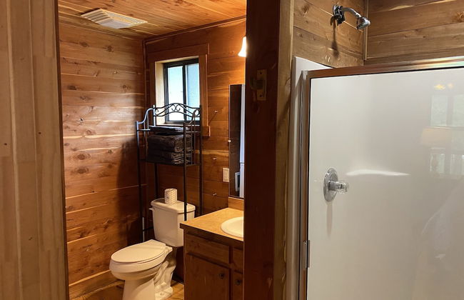 Log Cabin 4 at Son's Blue River Camp - Foto 10