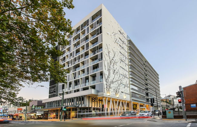 1 Bedroom Modern Apartment in Chatswood - Photo 13