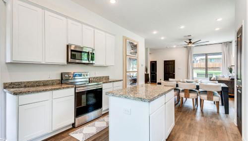 Montgomery Home with Pond Access, Fire Pit and More! - Foto 3