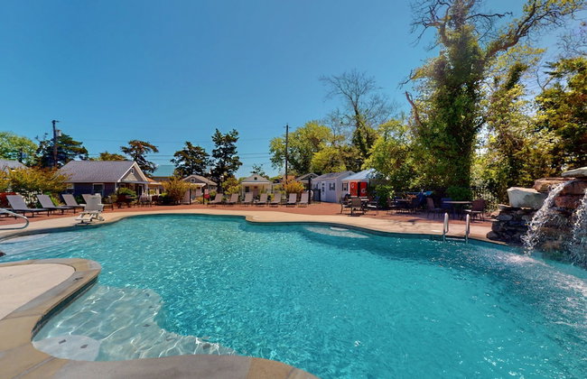 Coastal Estate - Photo 43
