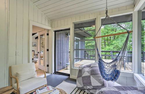 Modern Hideaway with Deck and State Forest Access - Foto 3