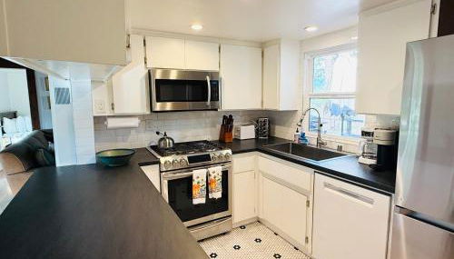 Secluded Lake Cottage with Hot Tub - Foto 4, stove, dishwasher, toaster