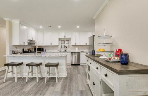 Dine, Shop and Play Kenner Home with Patio and Yard! - Foto 1