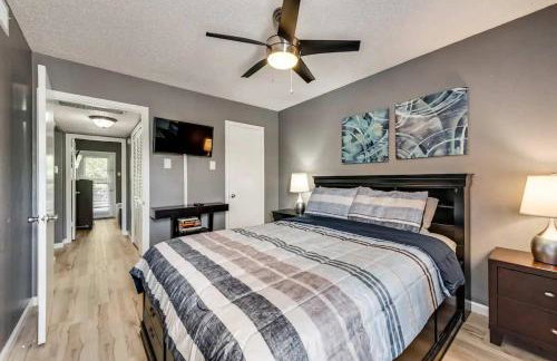 Serene 2BD Condo South Irving I18 - Foto 11